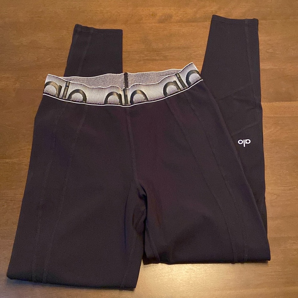Alo Yoga Velocity Legging View 3
